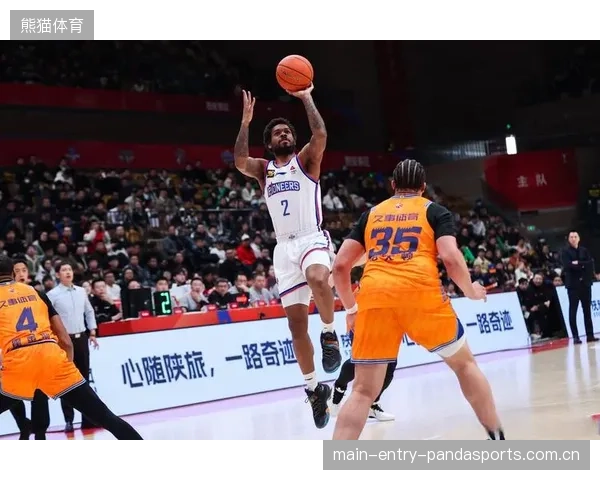 CBA赛场传奇瞬间:关键抢断后一条龙的巅峰演绎 CBA赛场传奇瞬间:关键抢断后一条龙的巅峰演绎