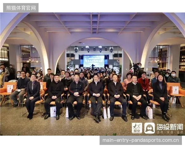 俱乐部生态链延伸：教育与旅游业务并行发展